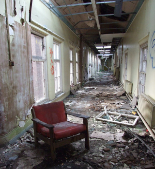 Illustration for article titled The Creepy World of Abandoned Asylums